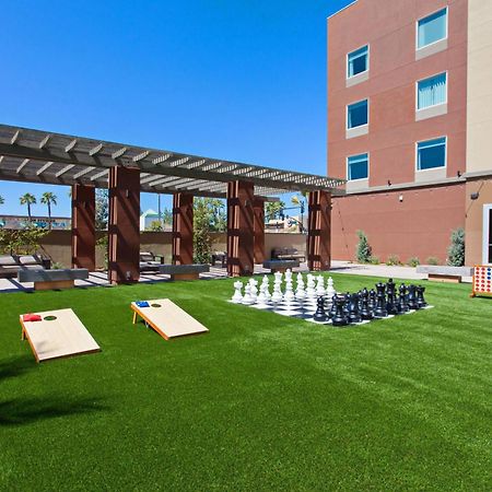 Courtyard By Marriott San Diego Эль Каджон Экстерьер фото